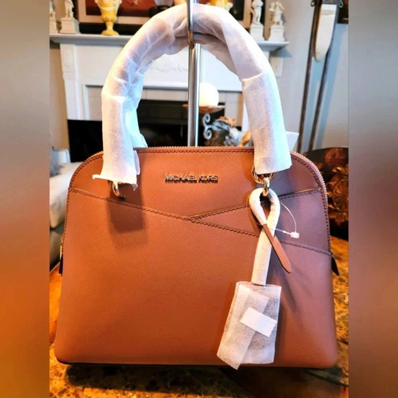 Michael Kors Handbags - Michael Kors Dome style NWT